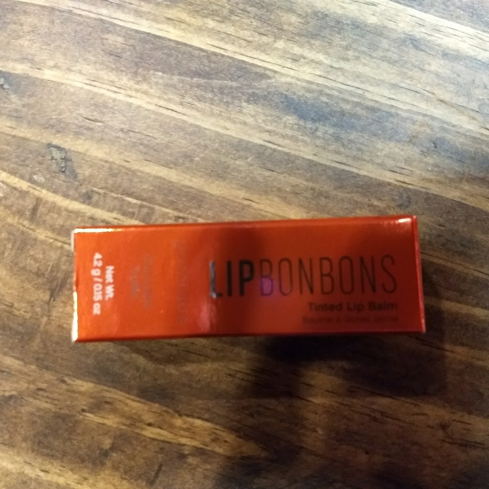 Younique lip BonBon Choc. Truffle